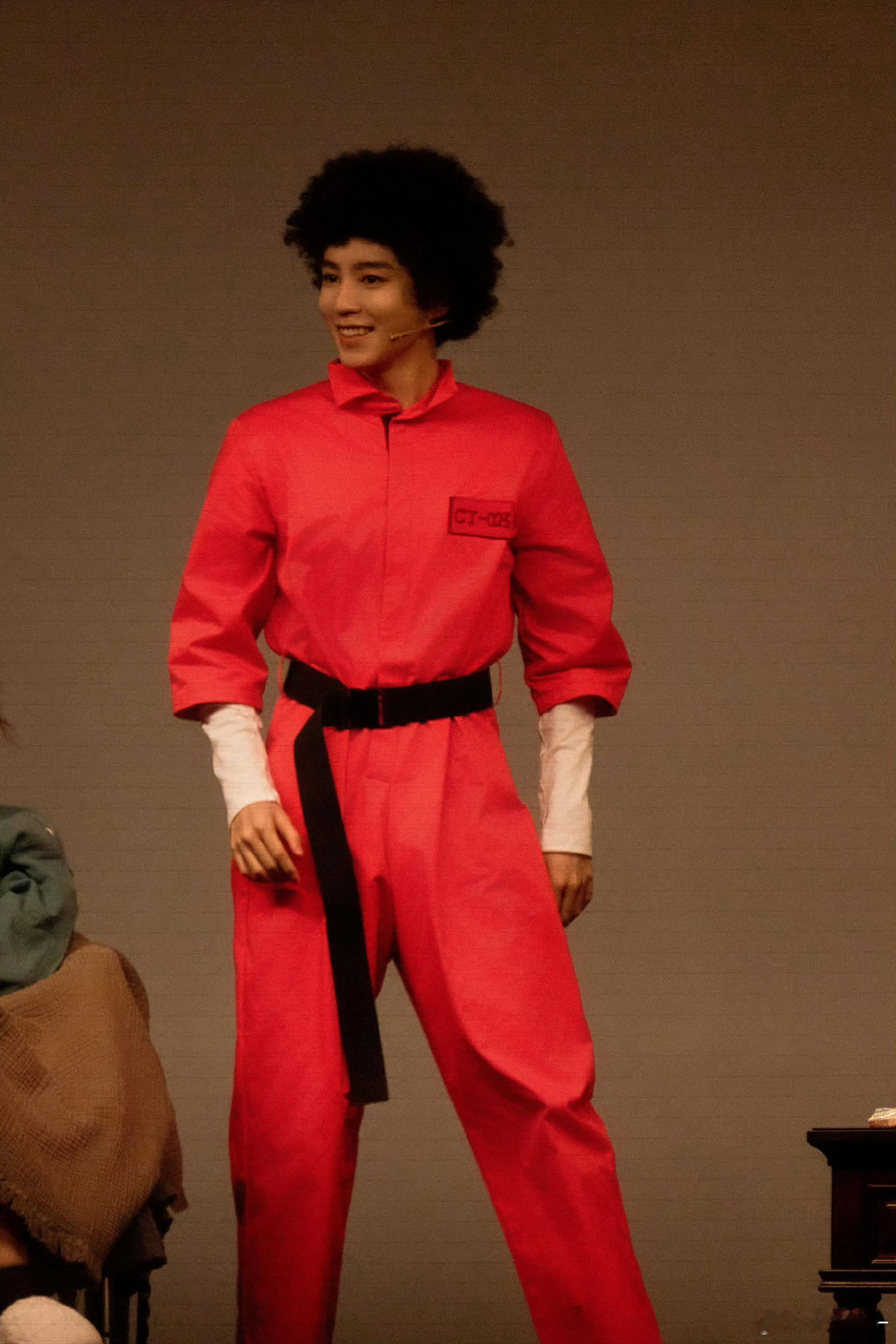 王俊凯爆炸头是的，没错这就是爆炸头王俊凯 