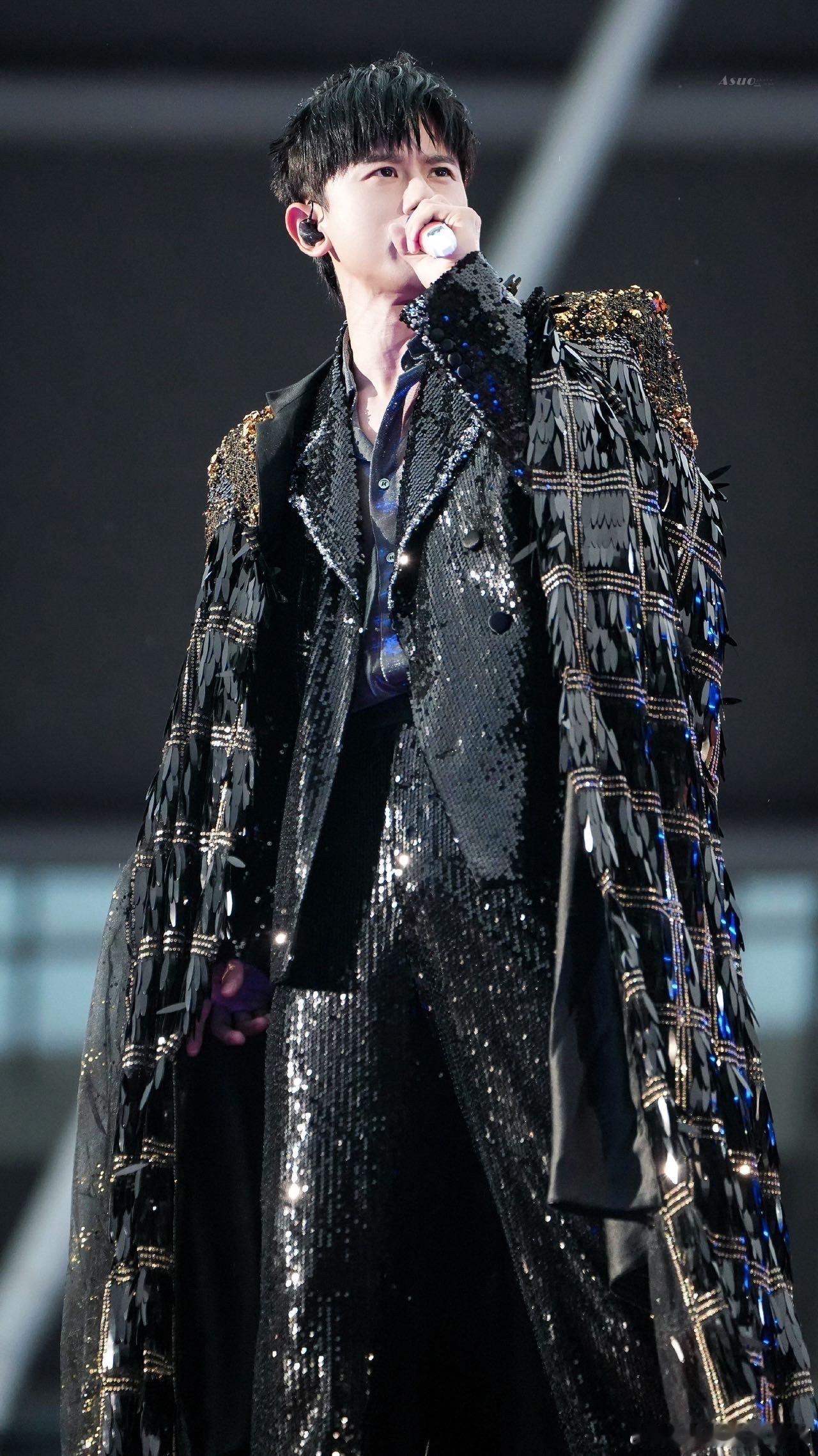 #张杰[超话]##张杰给粉丝的录取通知书#张杰粉丝的嘴真的太严了，杰哥这么宠粉还