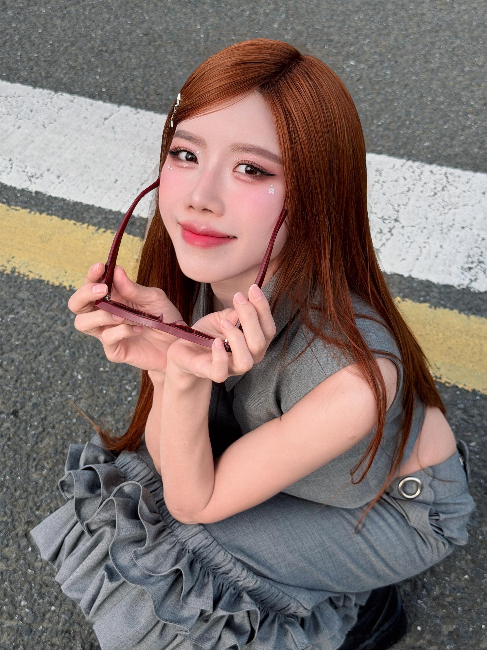 庄法自曝二公带家乡礼物庄法你看看你在干什么！三张萌萌的自拍就这样新鲜出炉了，脸蛋