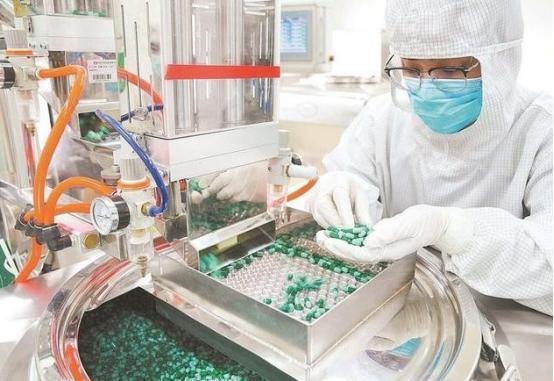 “中国亏大了！”2025年6月2日，中国自主研发的“抗癌神药”被外资72亿买走，