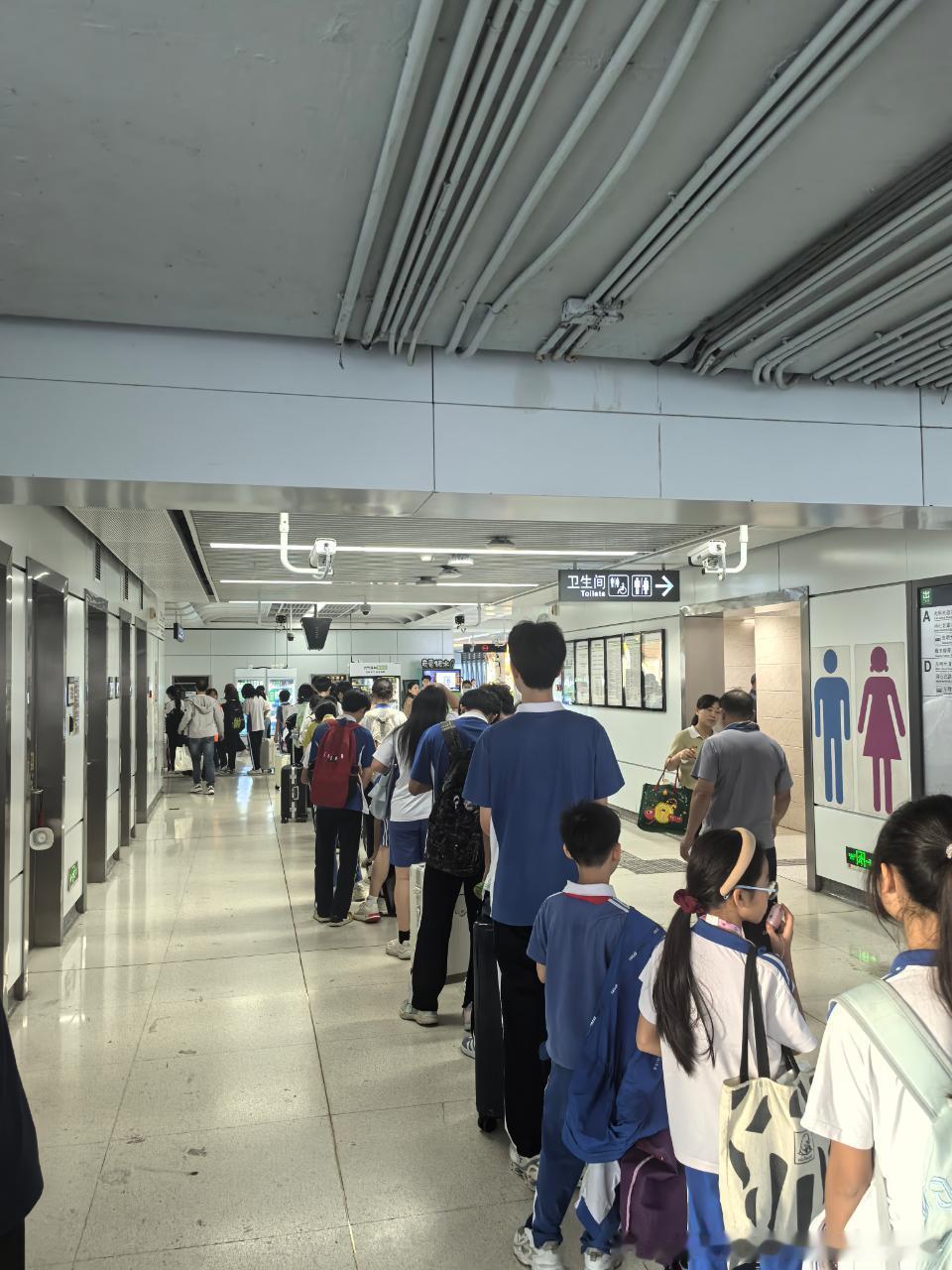 深圳地铁 【深圳地铁6号线 今日晚高加车了】网友：2026.4.30（周四，节前
