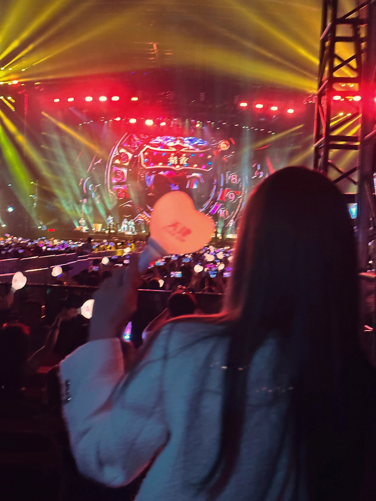 #昆凌[超话]# 20230910小红薯更新：和你們一起聽歌❤️ ​​​