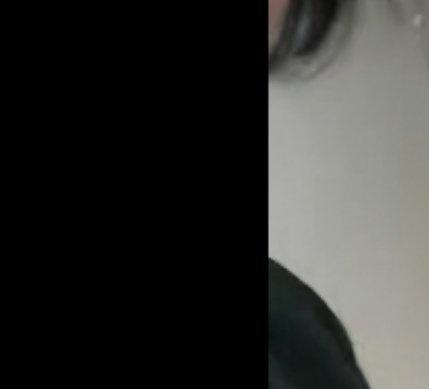 一开门倒欠两个孩子真的笑不活又扎心。哈哈哈，人口调查却被硬塞“两个孩子”，太魔幻