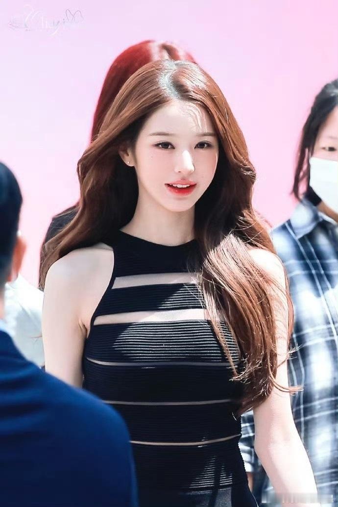 张元英发缝张元英今日活动完全女神降临，此女已经美的不知天地为何物了 