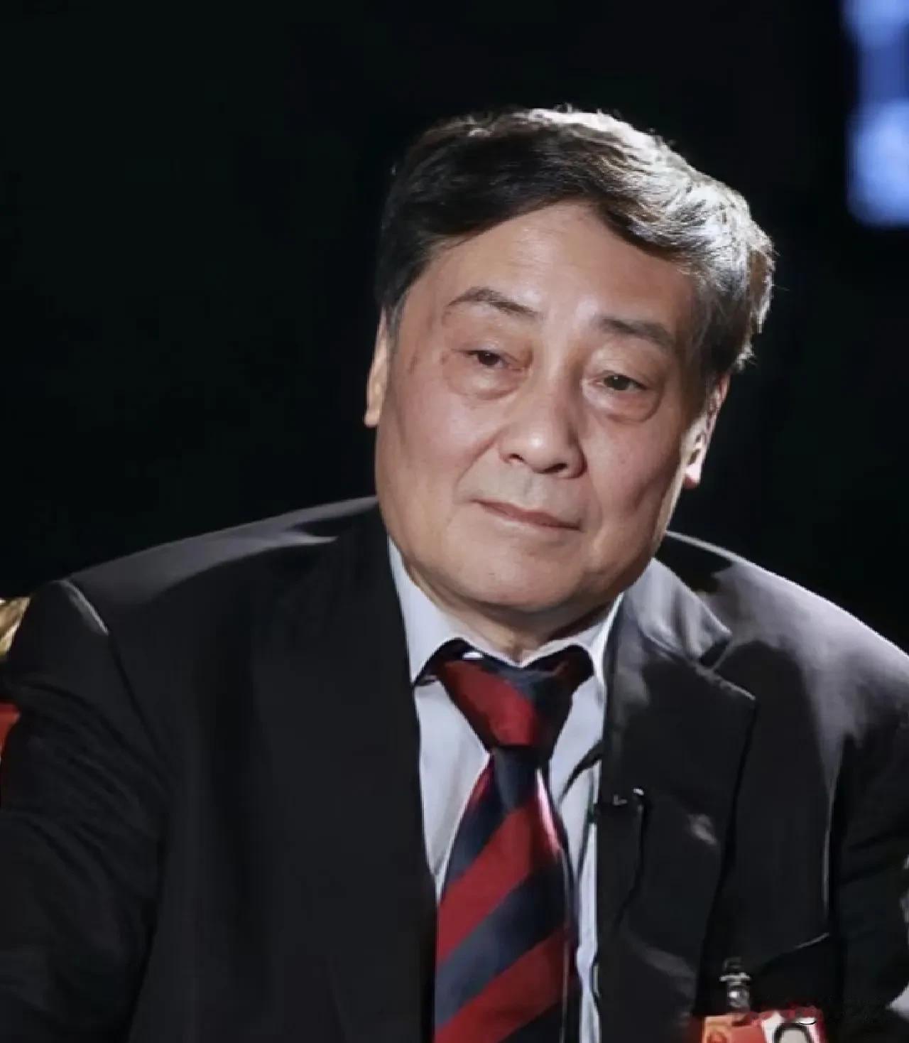 感觉称呼都要给宗庆后变一变了，因为网友们对宗庆后的称呼从宗老 ，老宗，宗桑，到宗