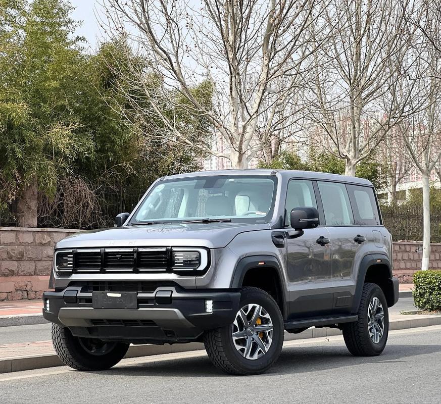 北京越野BJ40：15-20万级硬派越野，二手国产越野大玩具
15-20万买硬派