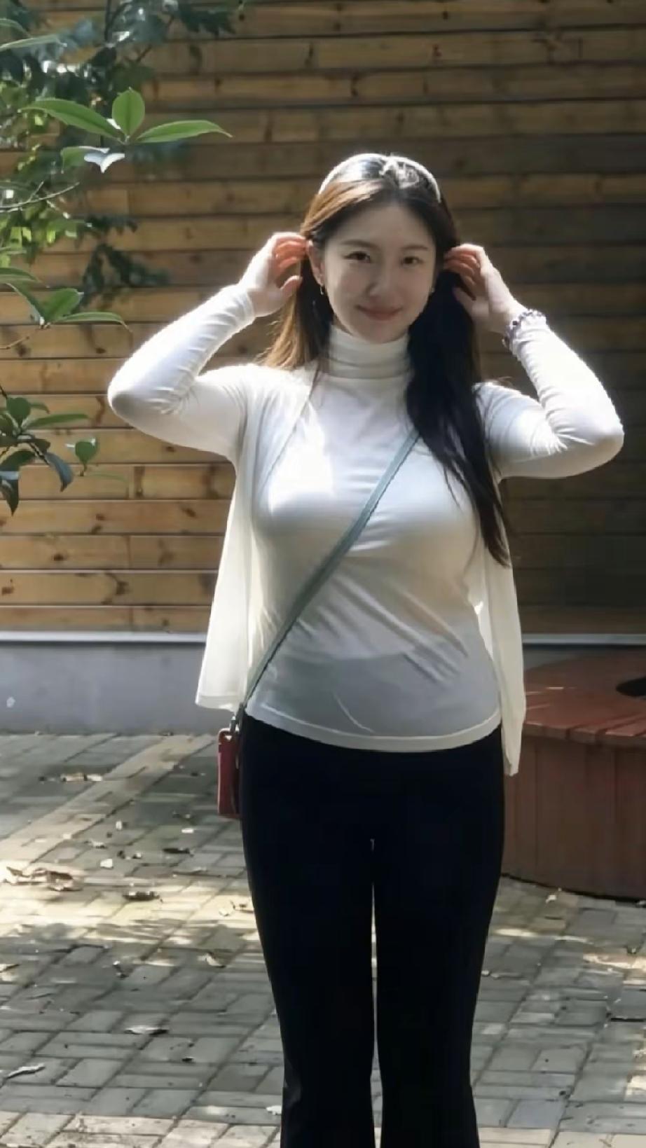 成年人最高级的处世段位，就六个字：留余地，懂留白。
 
老话讲：话不说满，事不做