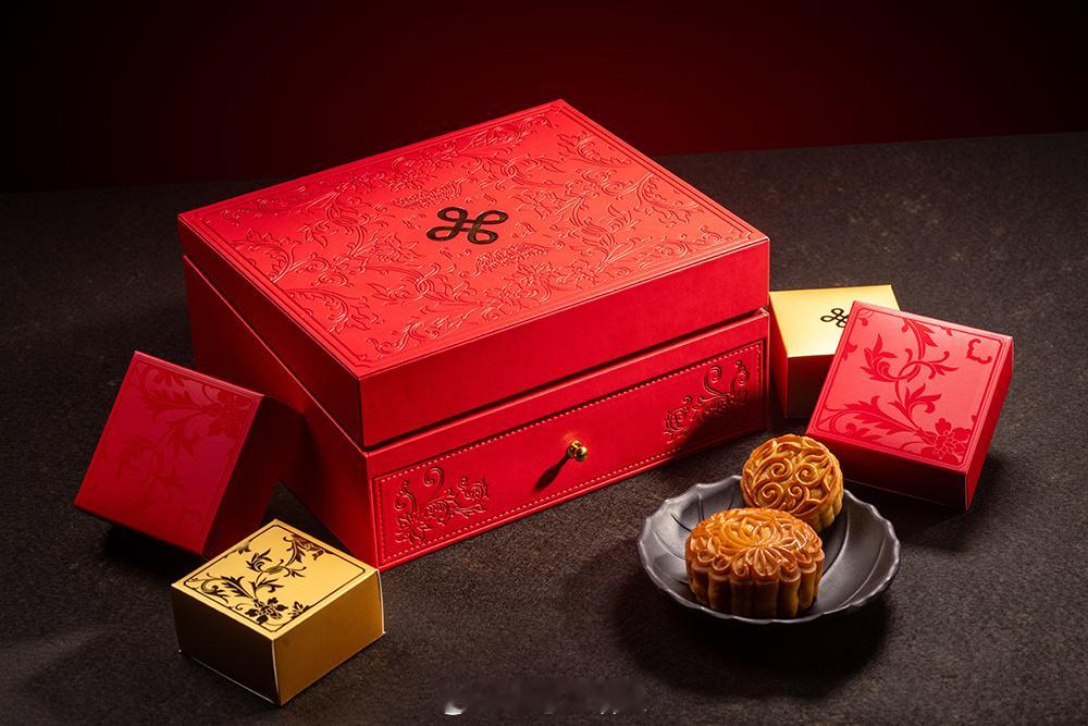 时维中秋，月白风清。值此佳节来临之际，广州保利洲际酒店谨承传统饼艺，匠心敬呈20