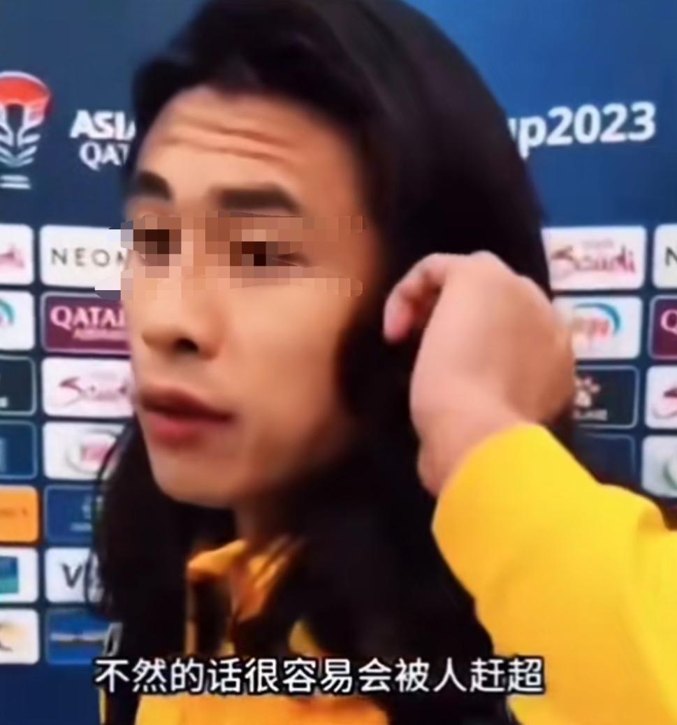 国足队员还是有上进心的， 他们觉得自己应该有所进步，不然的话就很容易被别人超越。