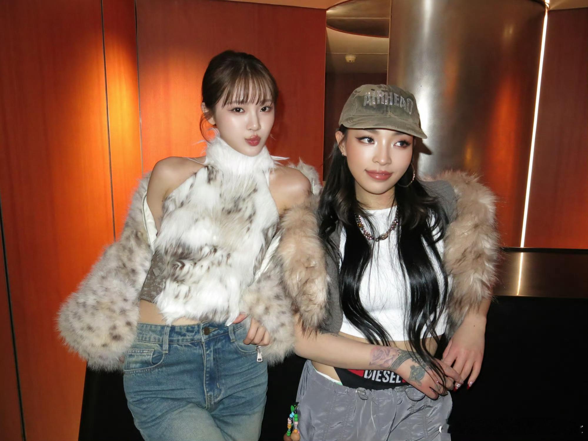 VaVa & 周梓倩 