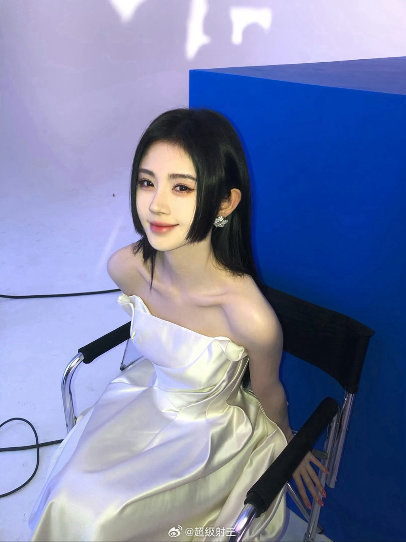 鞠婧祎 