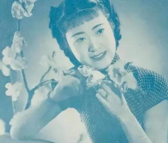 1926年，22岁的唐怡莹在丈夫离家的时候，与25岁的张学良发生了关系。几天后，