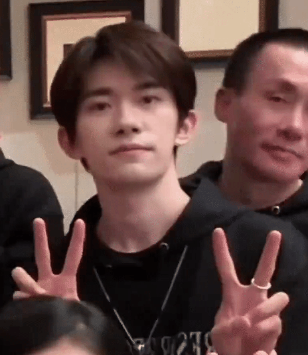 我就放一个最年轻金鸡影帝百亿影帝什么都不说肖战朱一龙易烊千玺提名cmg影帝