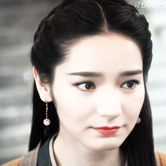 原来代斯是演三生三世胭脂出道的代斯我从胭脂的时候就跟你了 看乘风的时候就觉得代斯