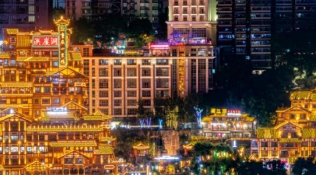 1996年6月26日，中央就重庆直辖管辖方案，在李鹏办公室展开讨论，当时，四川省