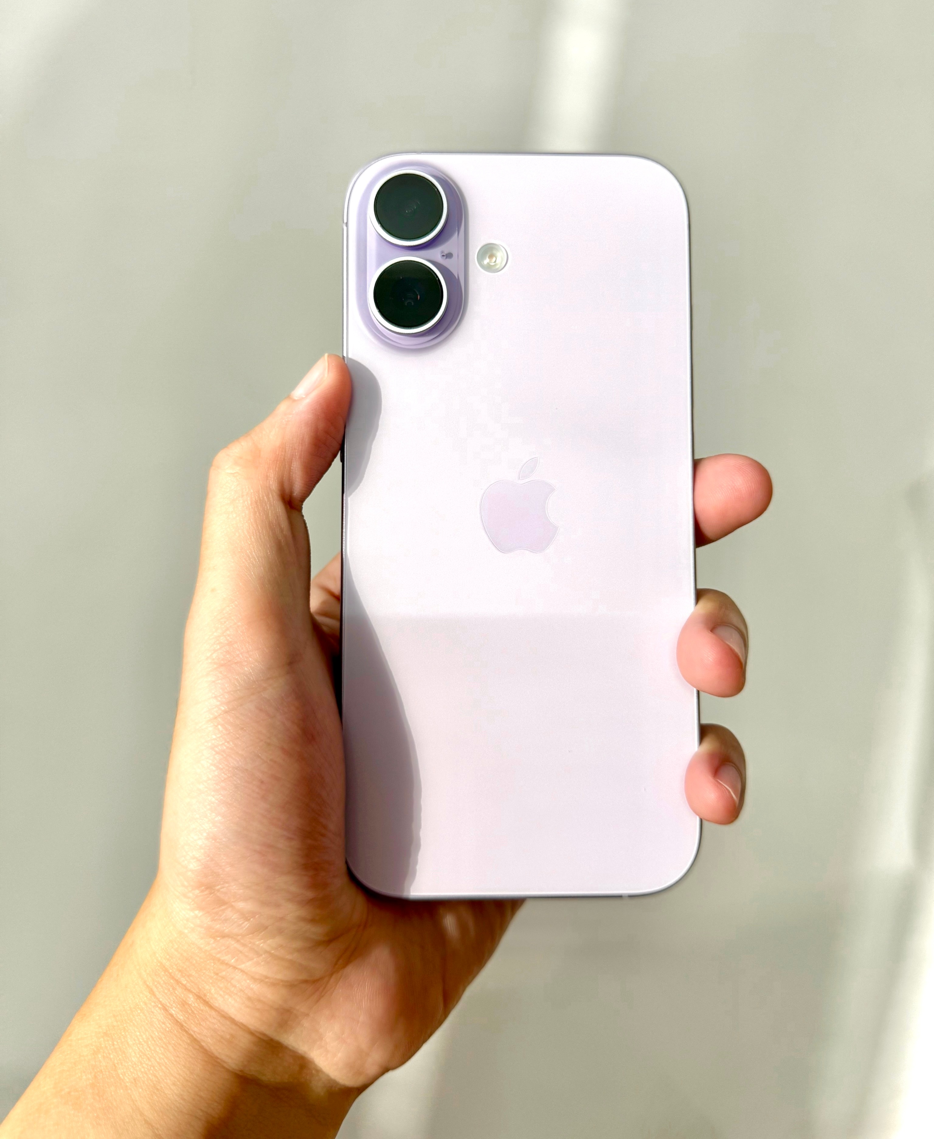 准备把我的 iPhone17 出手了，ONE 哥一手原味