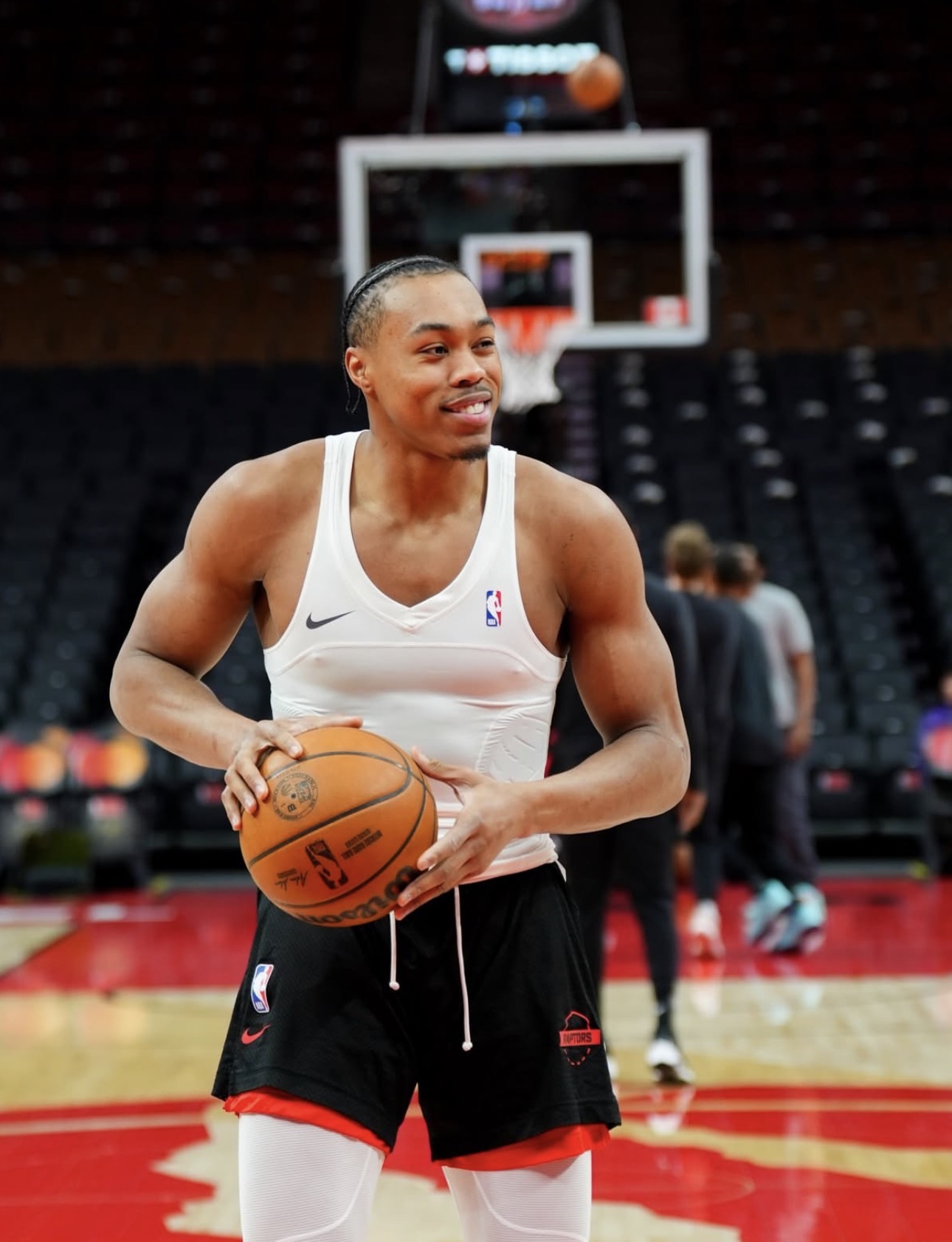 全神贯注！猛龙官方更新Ins晒众球员训练照与球迷分享