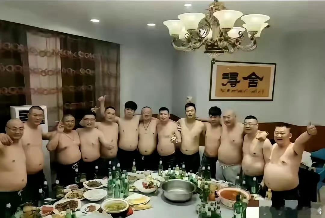 脂肪肝群友会喝酒全是兄弟口供全是名字 