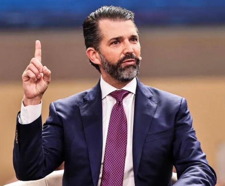 特朗普儿子直言关键：乌克兰富豪跑路留农民作战，泽连斯基的处境变了？
 
谁能想到