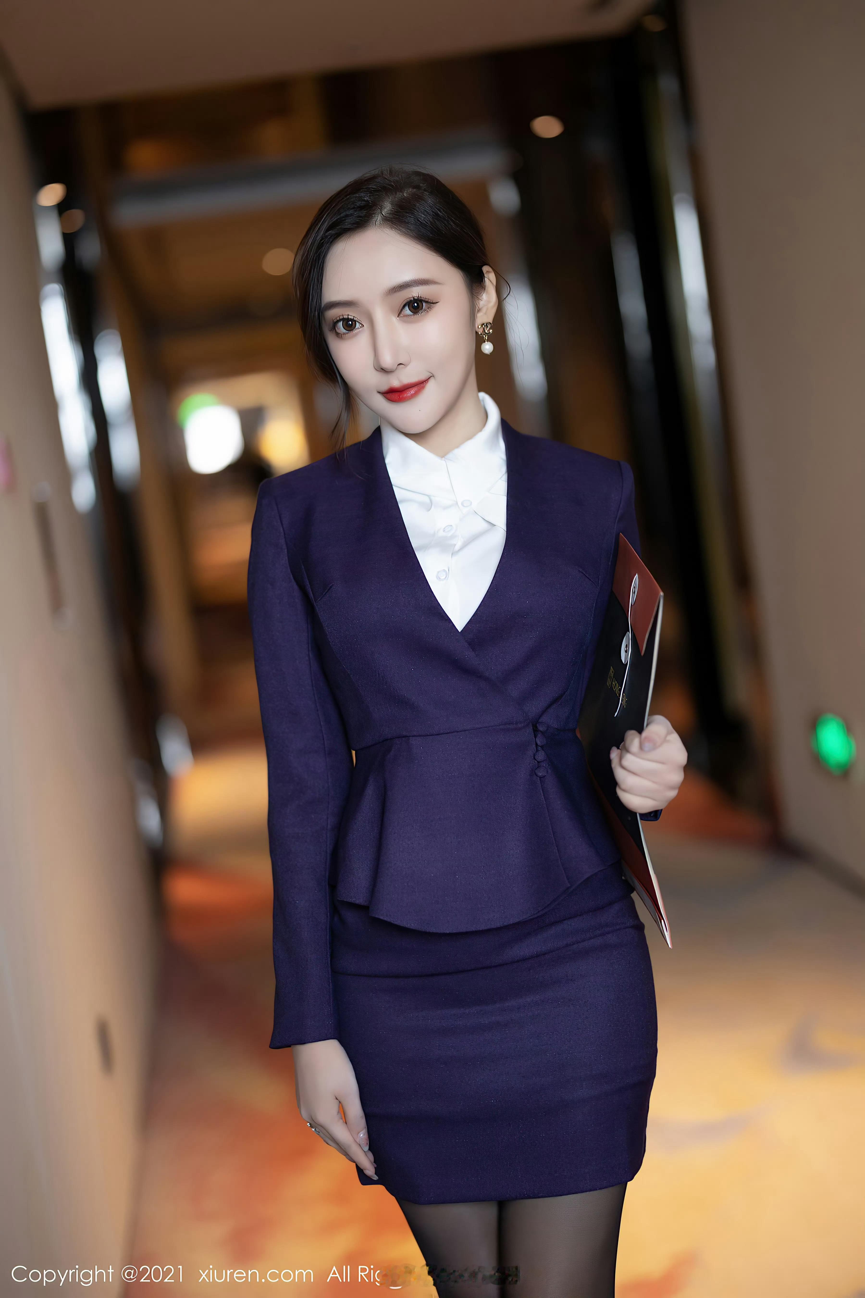 小姐姐的上班工作照 ​​​