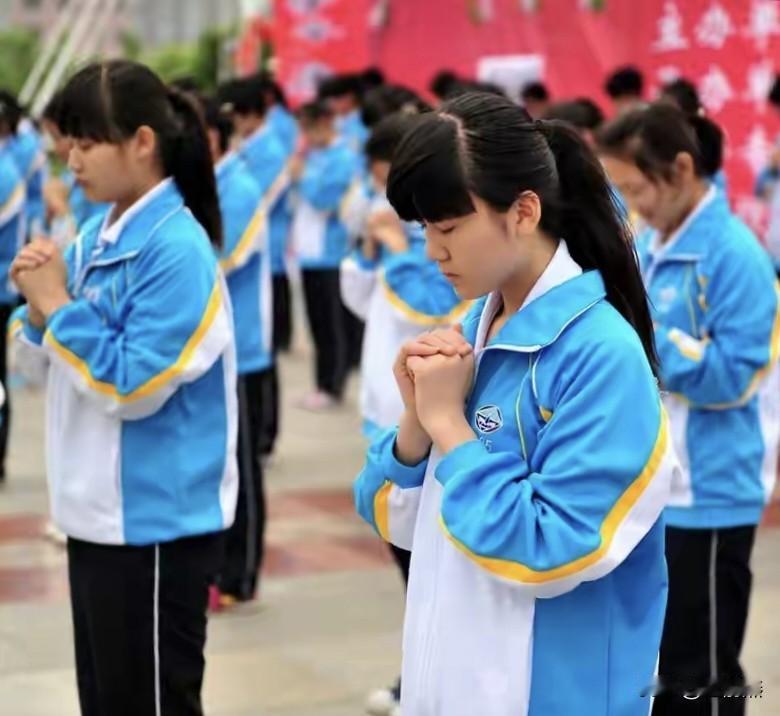 做人三原则，一曰真诚，二曰礼貌，三曰要有攻击性。

其中，第三点，需要您的参悟。