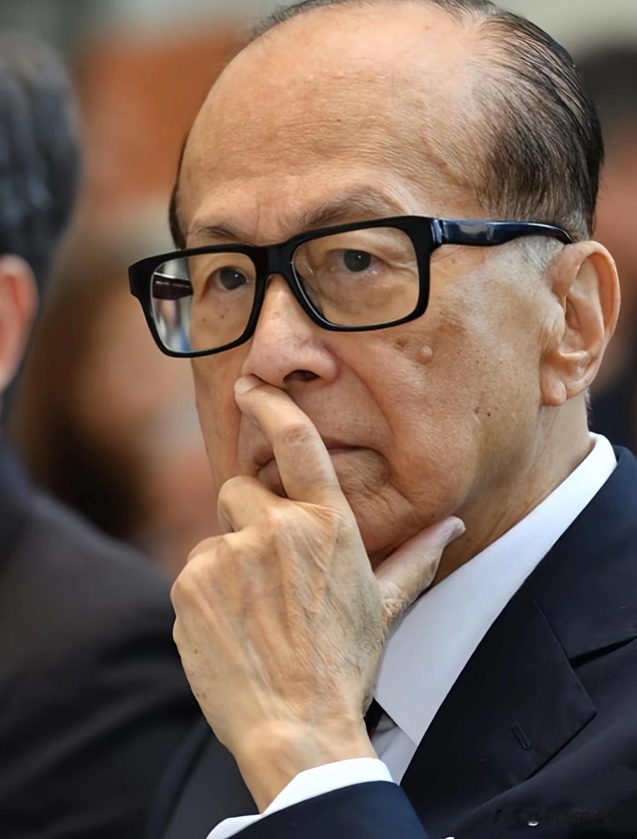 李超人又出手了，
转身就是1100亿港元。[恐惧]

不到72小时，刚在巴拿马港