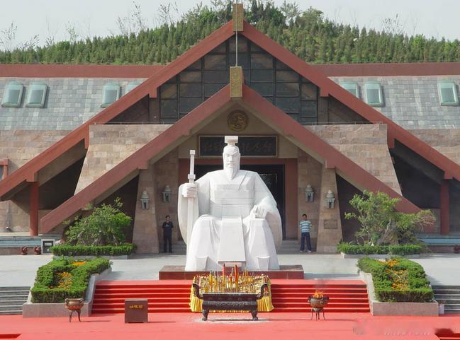 【黄帝故里】黄帝故里是海内外炎黄子孙寻根拜祖的圣地，也是十八届世界客属恳亲大会拜