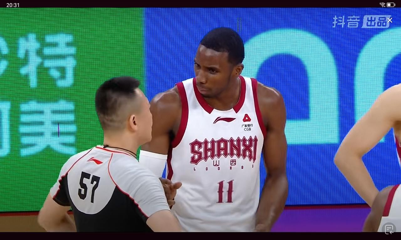 裁判敲打迪亚诺，靠技犯没用，驱逐才看不见心不烦

就迪亚诺这样的流氓外援，真的不