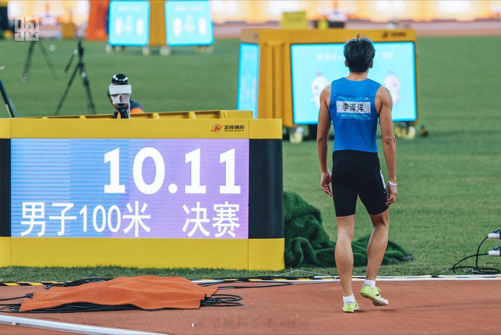 2019年，他也是全国第一位00后百米冠军 