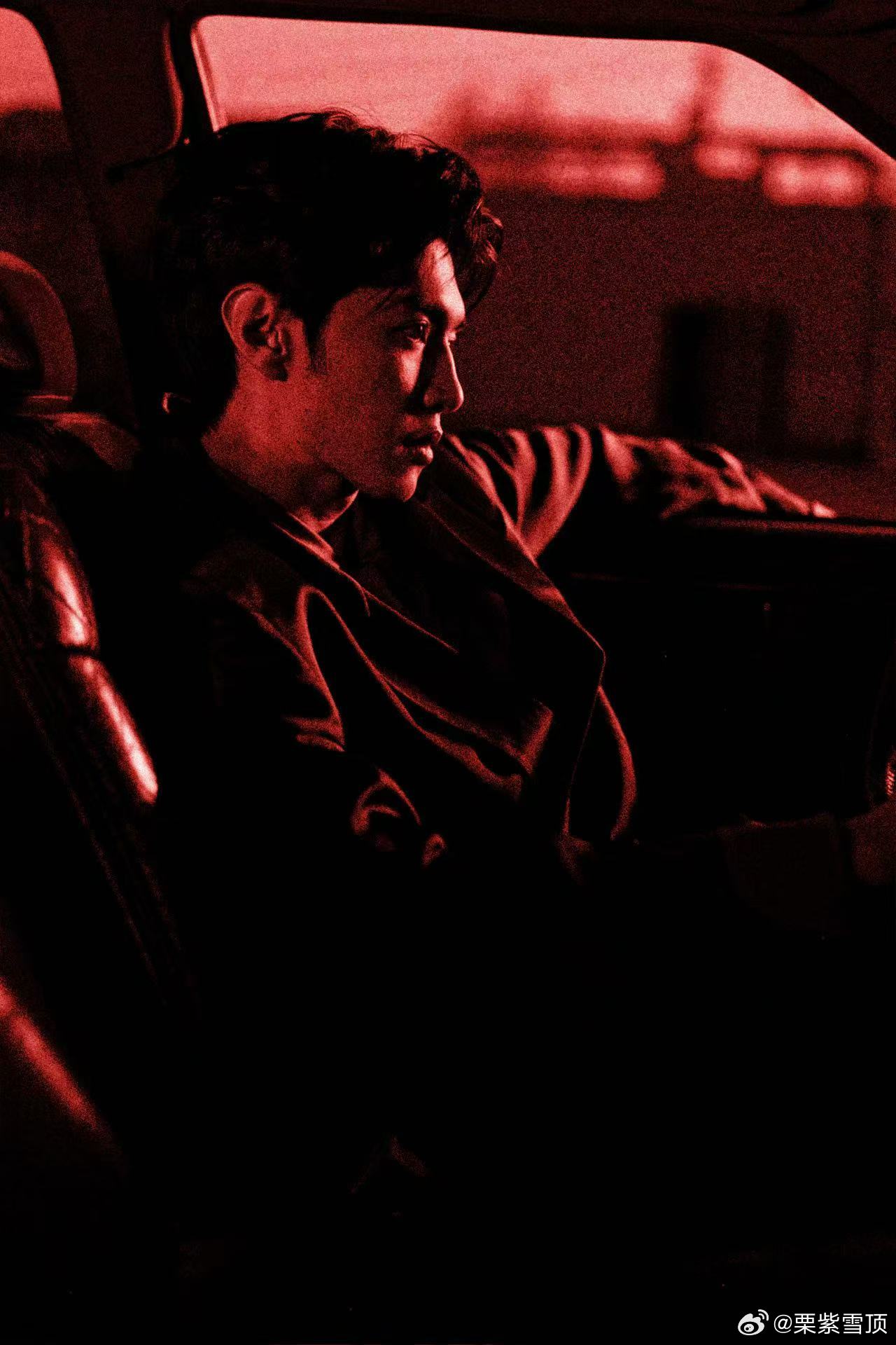 陈哲远是薄底皮鞋有救了 陈哲远为大家花心思了，这次的薄底皮鞋简直太对味了，千禧复