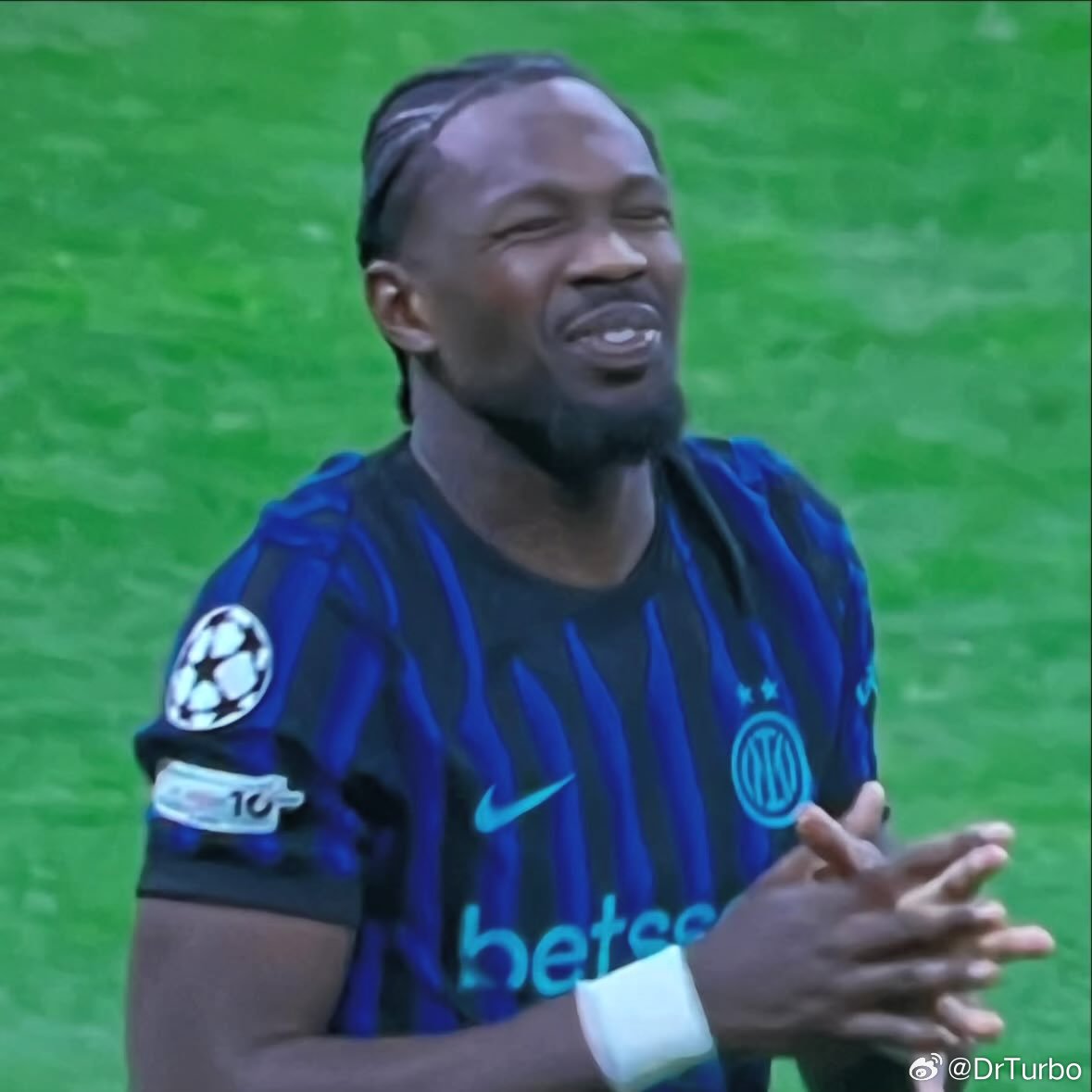 SKY：明天对阵AC米兰的比赛中 最有可能出场的进攻组合是博尼和皮奥 图拉姆发烧