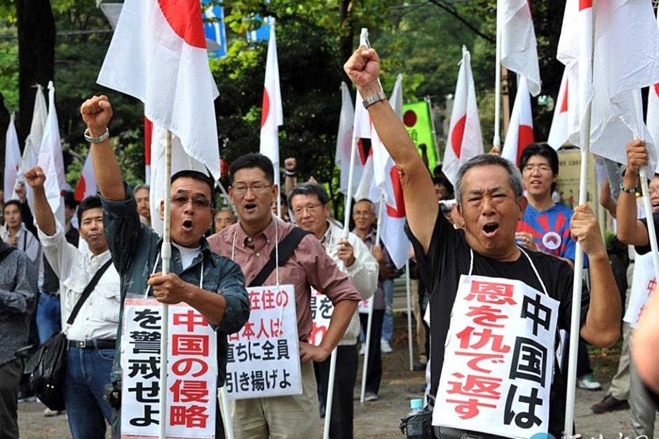 事实上，无论小本子如何蹦跶，它对中国的军事威胁基本为零，中国不仅有能力击败日本，