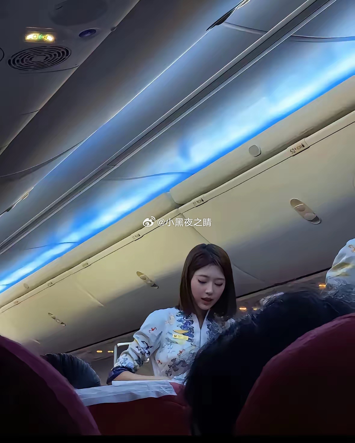 这个空姐很漂亮 ​​​