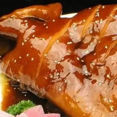 南方人直呼不敢下嘴！盘点几道东北特色菜，看看你敢吃几样？
 
来一锅猪肉炖粉条，