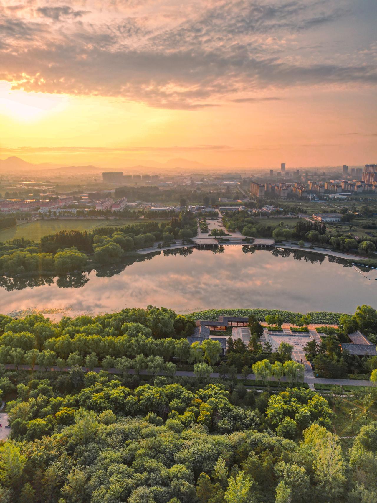 如果评选最佳市民受欢迎的免费公园，章丘的绣江河公园具备了备受欢迎的各种条件，亭台