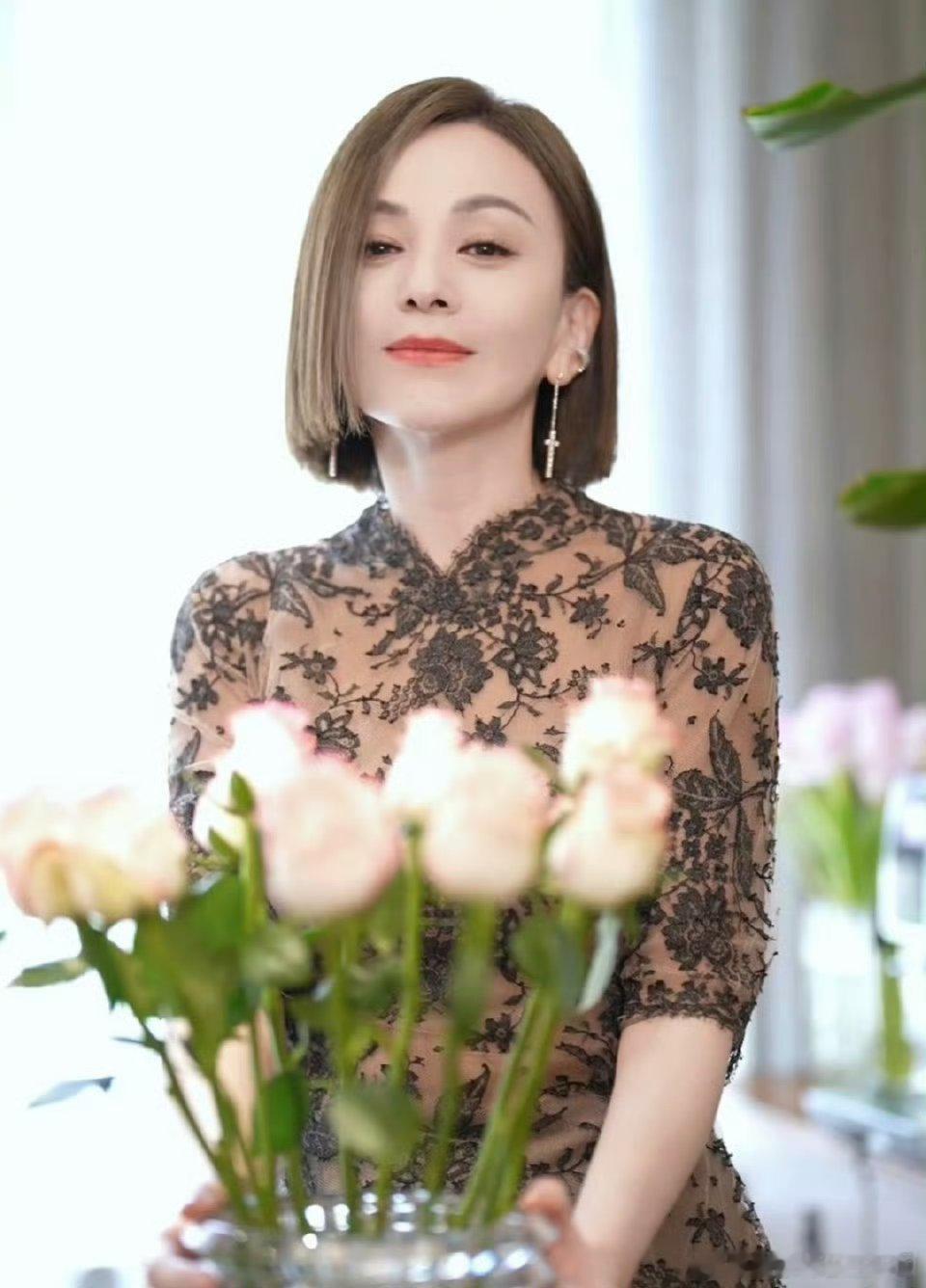 王琳被批与儿子相处方式太窒息我觉得王琳和儿子一周只通话一次，已经很和儿子有距离感