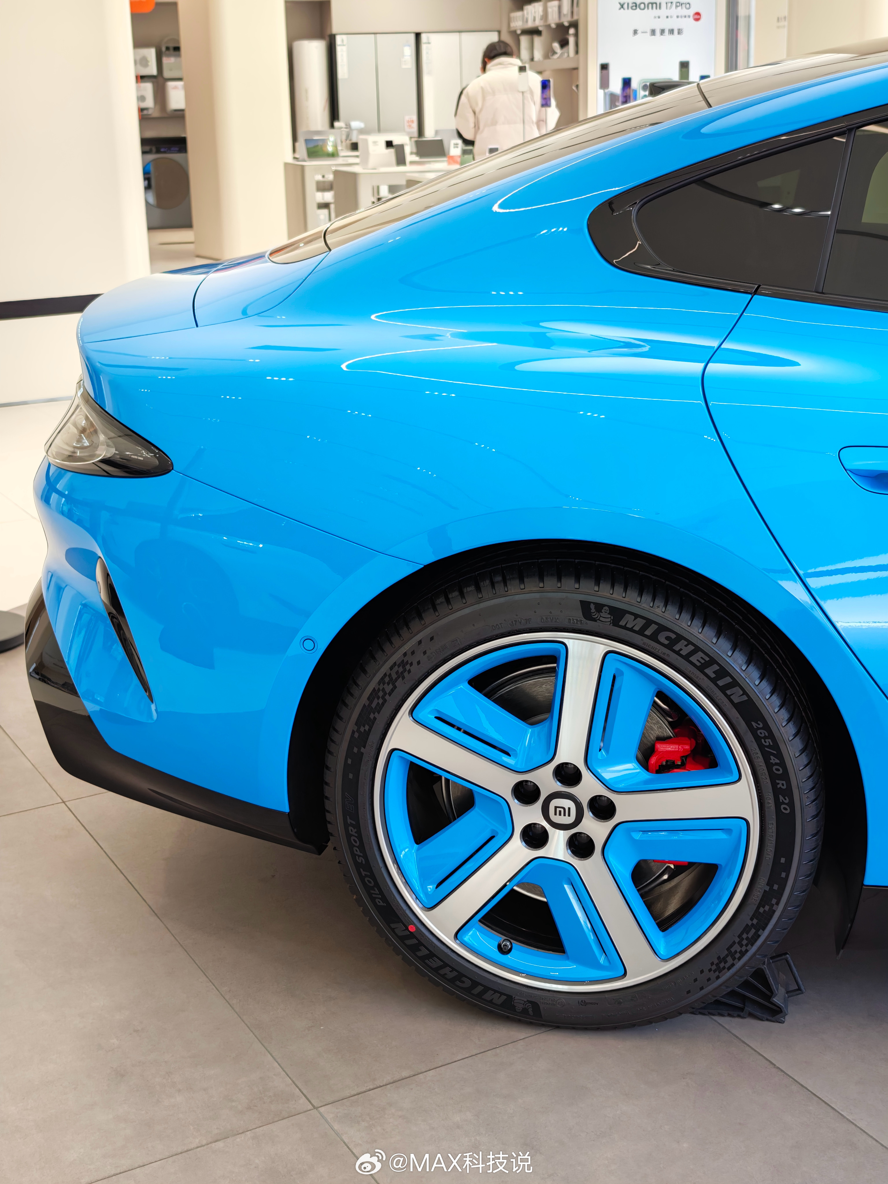 听到一个小孩在说：真好看啊 