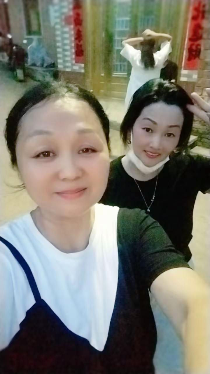 柔柔的晚风轻轻吹。