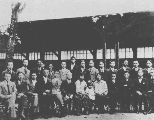 1924年10月，朱德(后排右二)与部分中国留德学生的合影