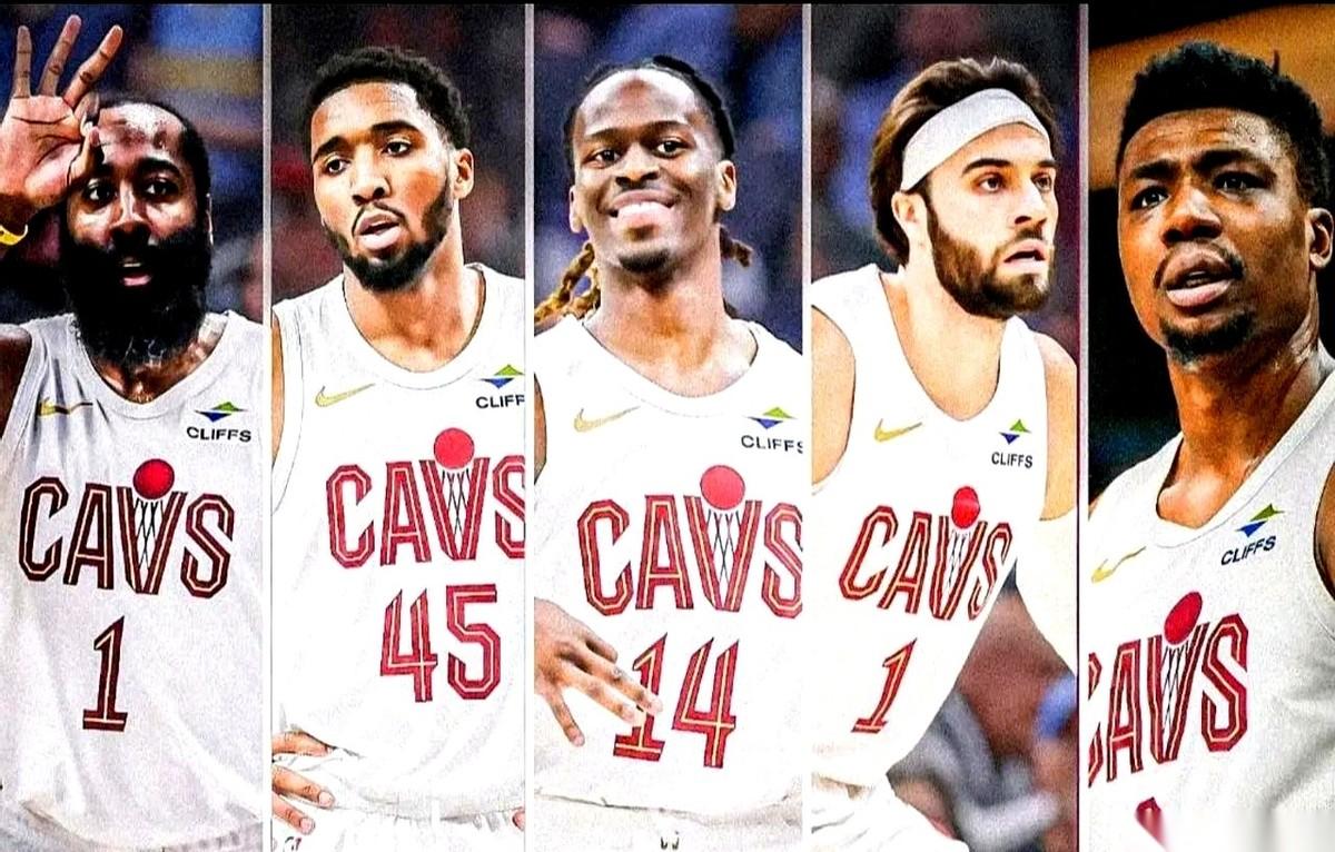 多诺万·米切尔在场上，就是一个逻辑不通的“得分狂魔”。
他最擅长的动作不是找空位