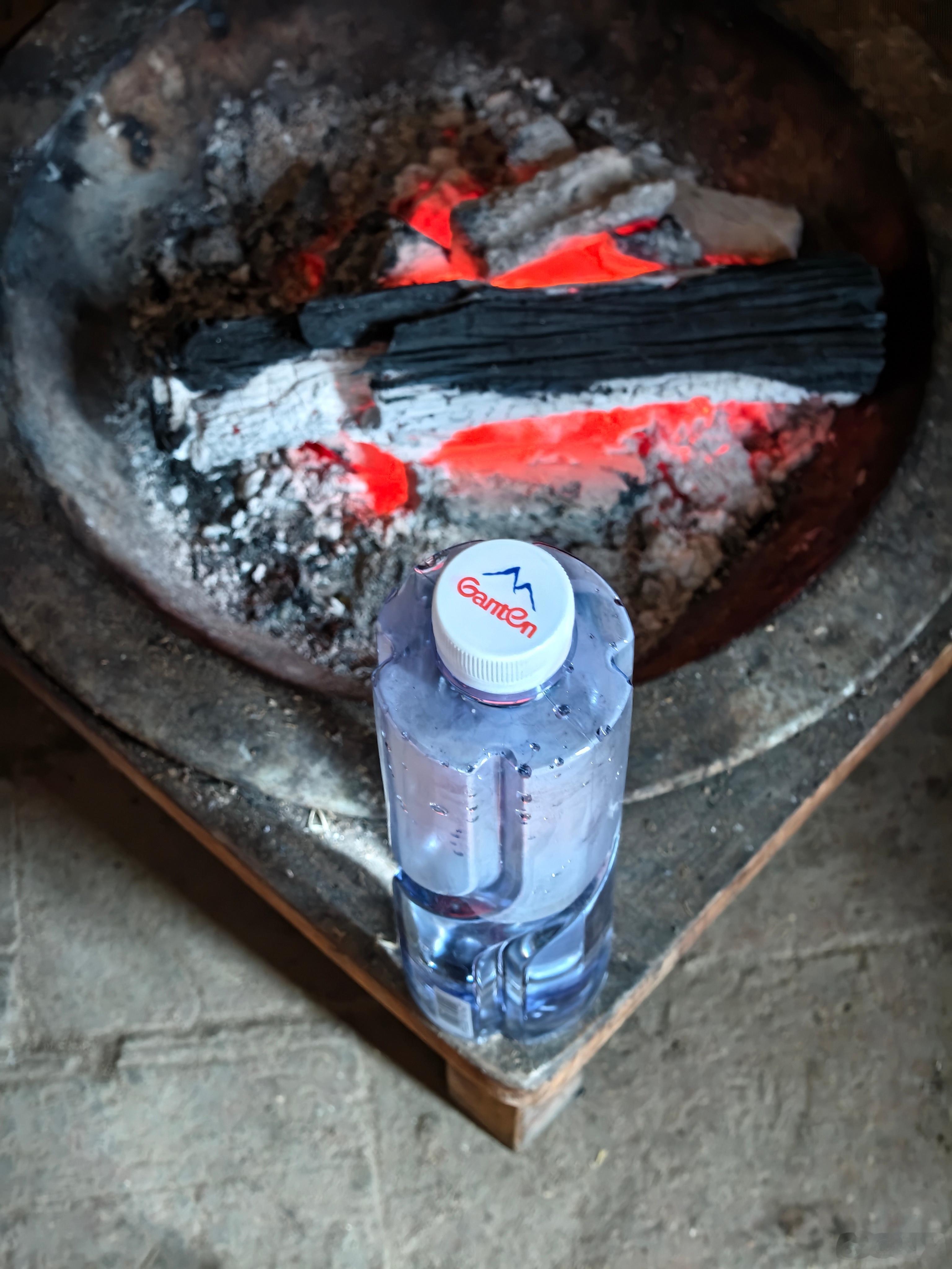 回到老家以后，用古法烧热水