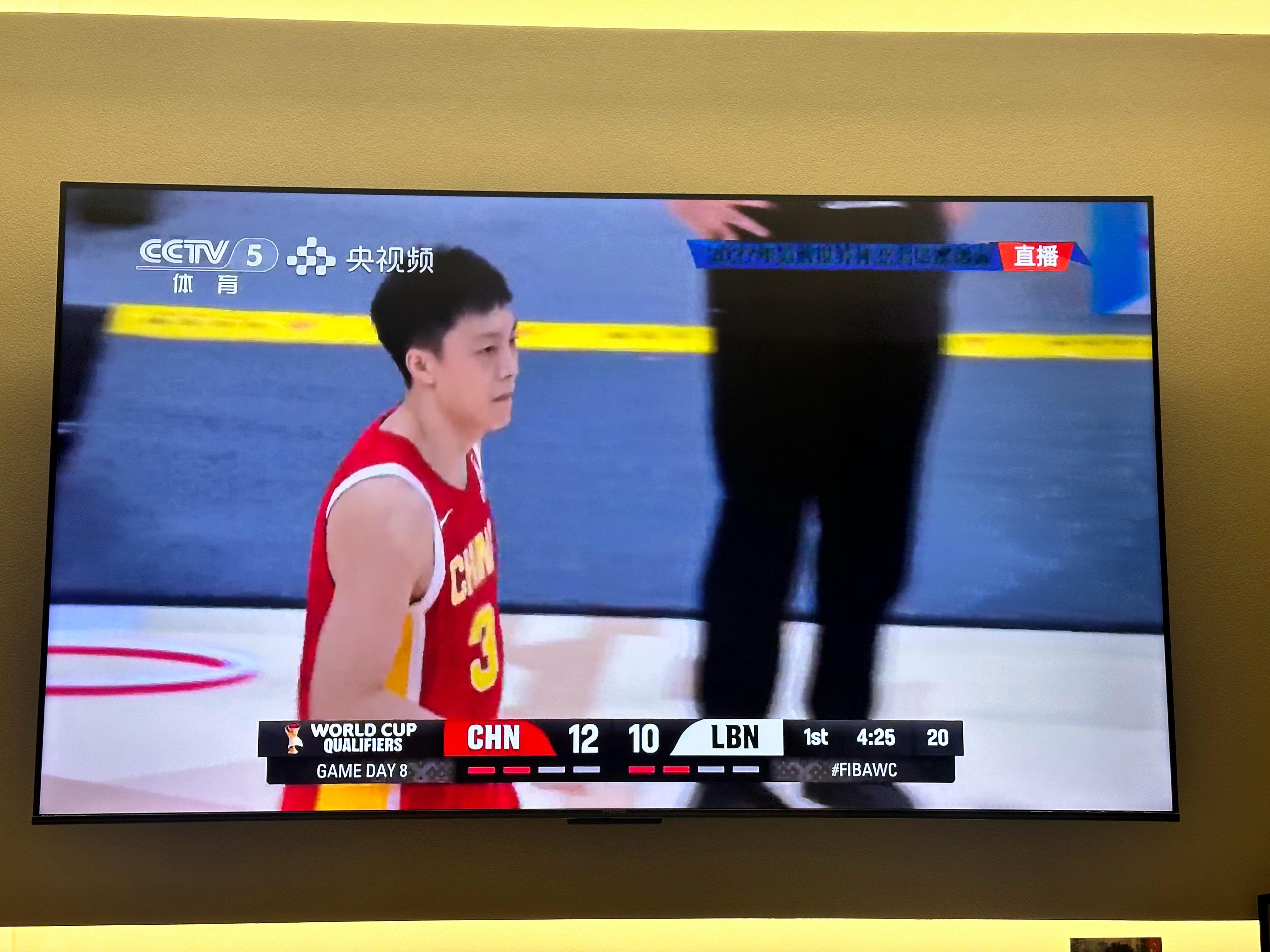 中国男篮vs黎巴嫩男篮小胡的这个三分真是自信 ​​​