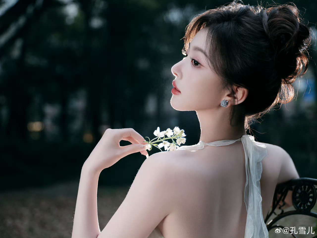 这个大小姐给孔雪儿演爽了终于轮到孔雪儿演爽大小姐！摆脱剧中被强制爱的憋屈，直播里