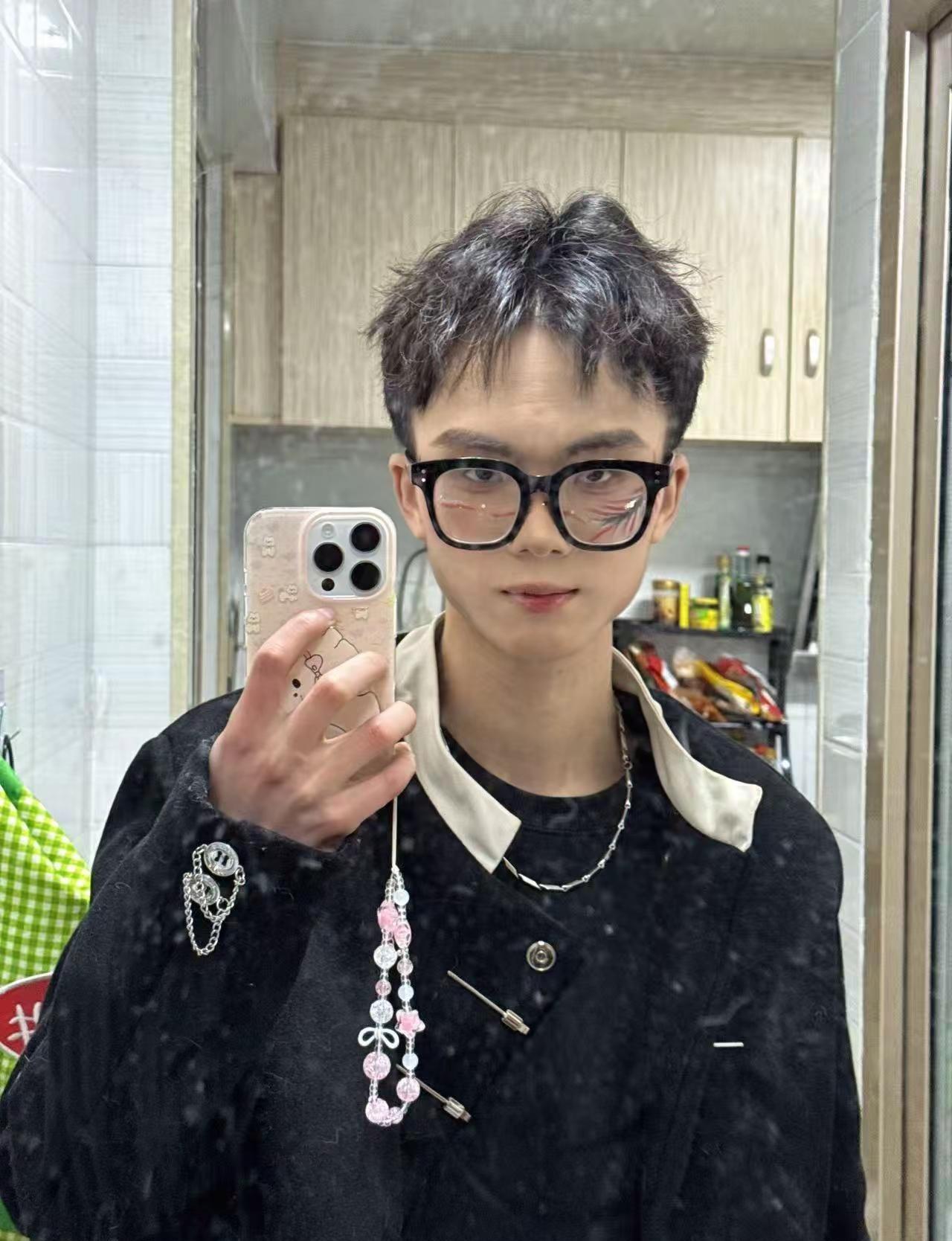 多少也是股东，看场电影不过分吧横店影视