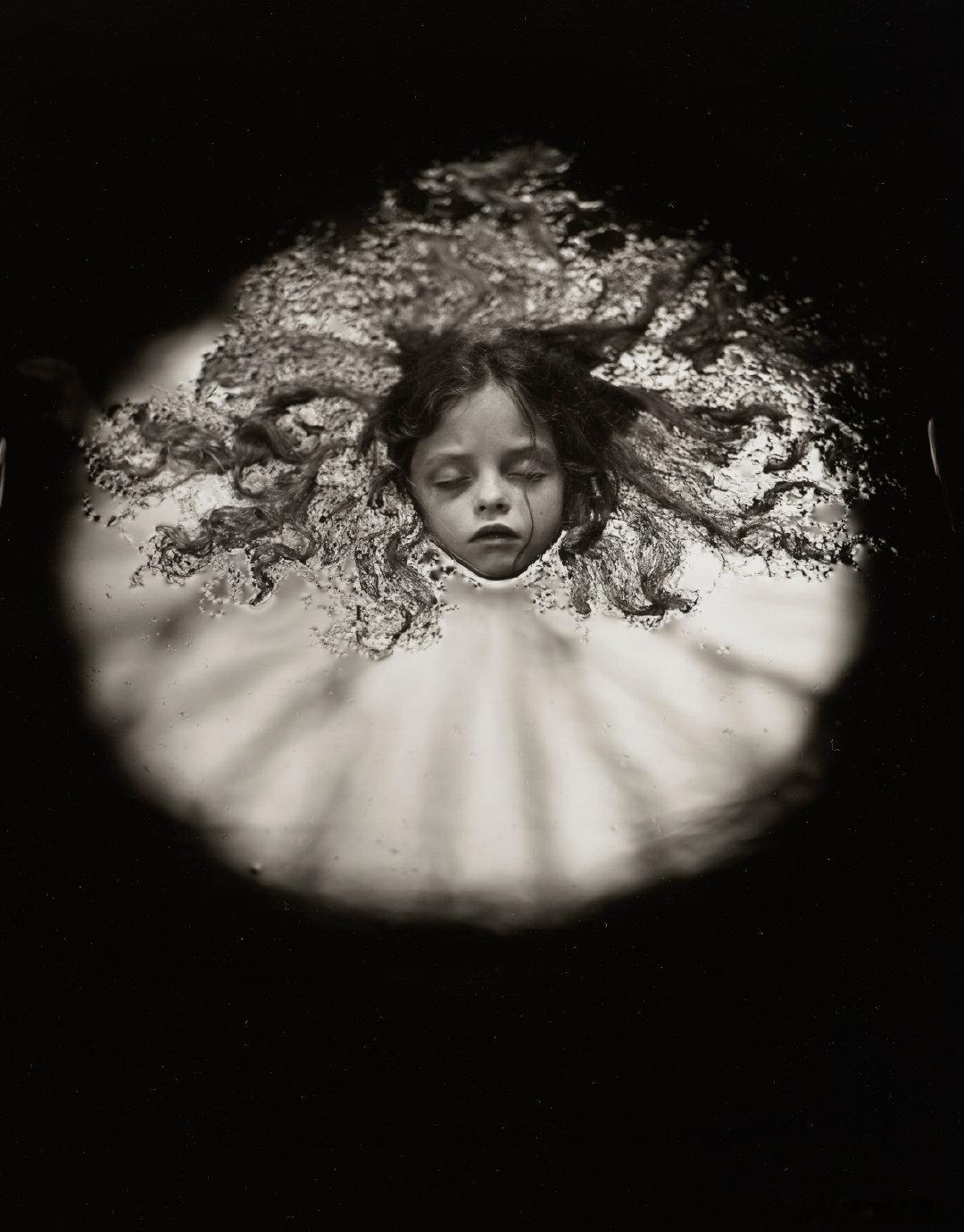 西洋历史文化鱼缸 美国著名女摄影师Sally Mann（1951-）1991年的
