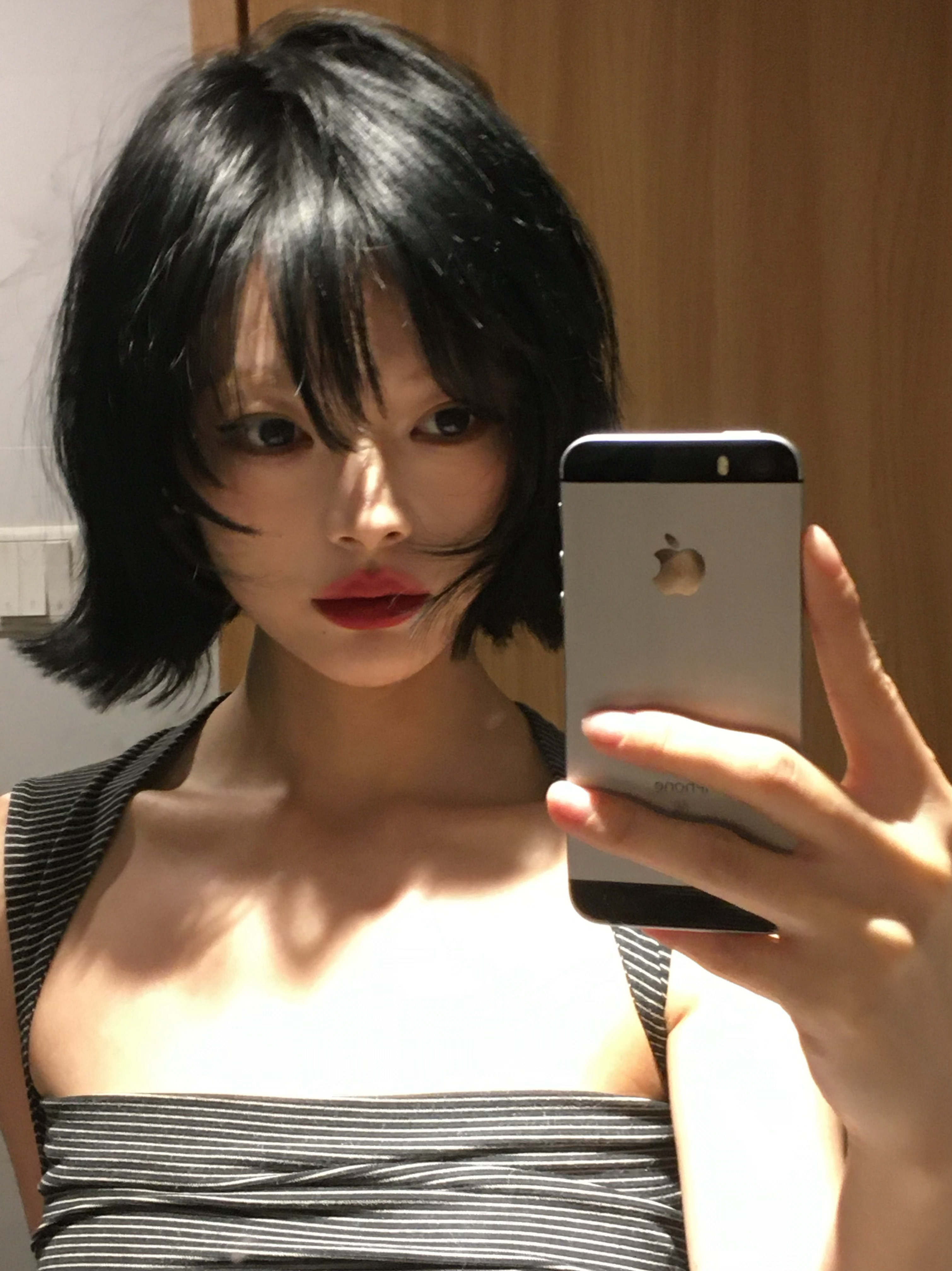 短发我们锁死好不好。。。（怎么每次卸妆前拍照都感觉自己美爆了 