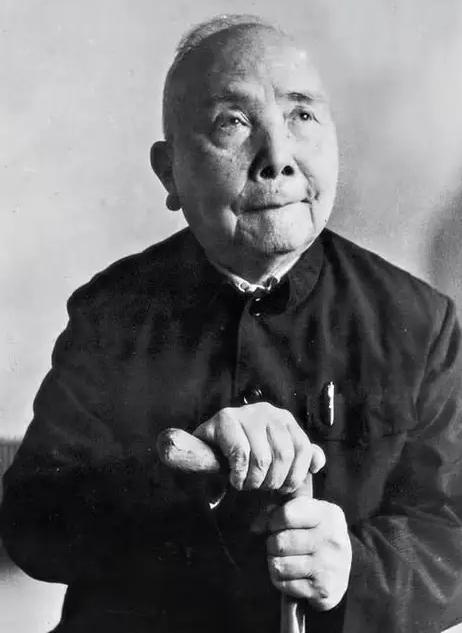 1949年，王震率十万大军进入新疆，却苦于没煤取暖，这时，李四光告诉他：“我有个