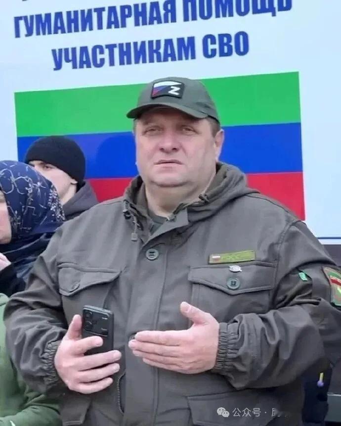 烽火问鼎计划 俄罗斯当地官员报告称，乌克兰无人机在别尔格罗德州格鲁希夫卡村附近袭