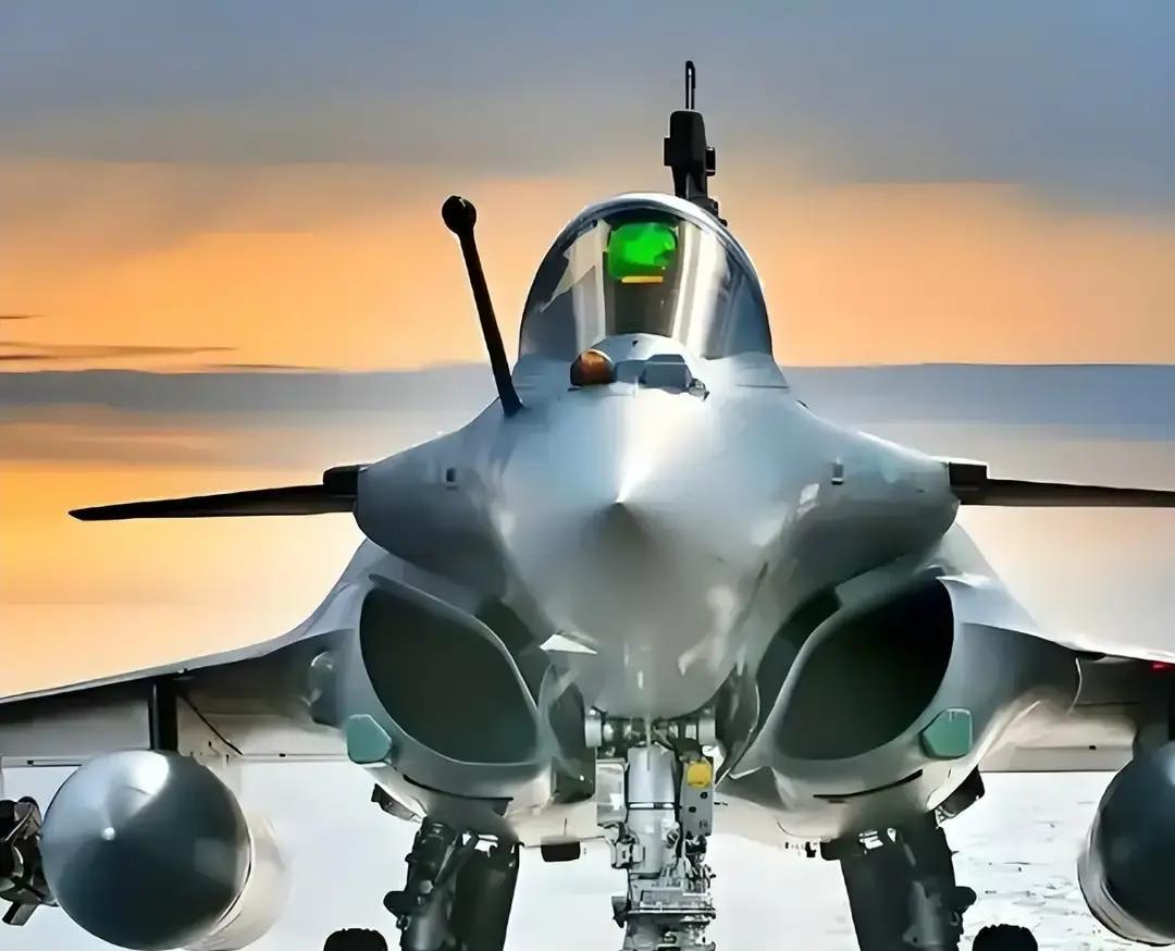 [太阳]俄罗斯这一次全看明白了，俄罗斯军队一旦停火，大批西方武器就要涌入乌克兰！