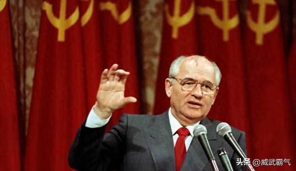 特朗普就是赫鲁晓夫与戈尔巴乔夫的结合体。特朗普的行事风格，完全是赫鲁晓夫那一套：